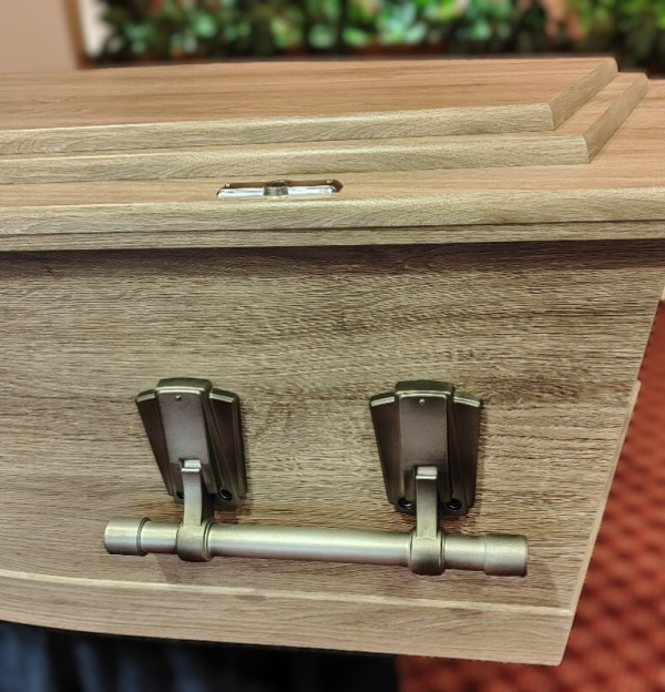 Driftwood Raised Lid