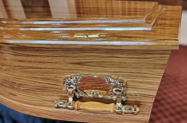 Rimu Foil Raised Lid polished